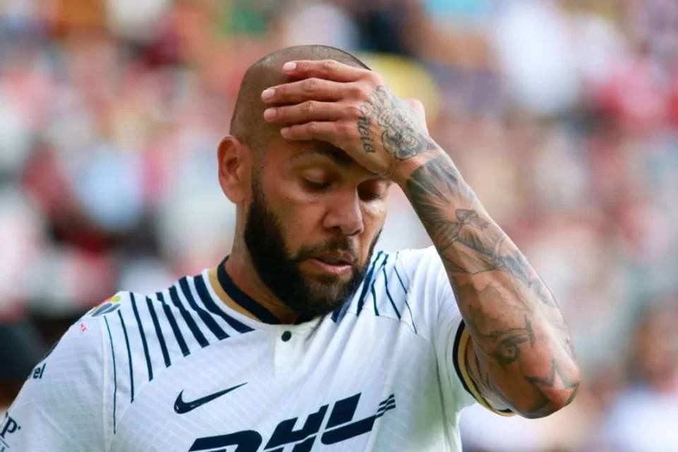 Detento que dividiu cela com Daniel Alves revela plano de fuga do ex-jogador