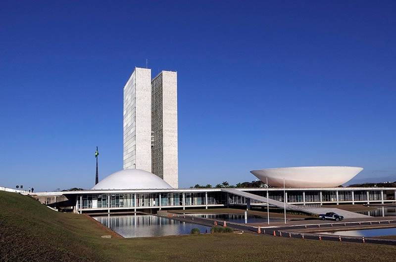 Centrão tenta tomar a frente das decisões sobre a reforma tributária