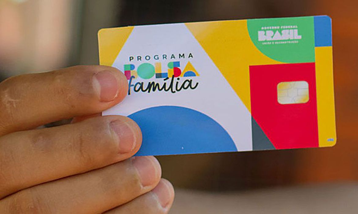 Revisão no Bolsa Família tira 1,7 milhão de famílias unipessoais do programa em 2023
