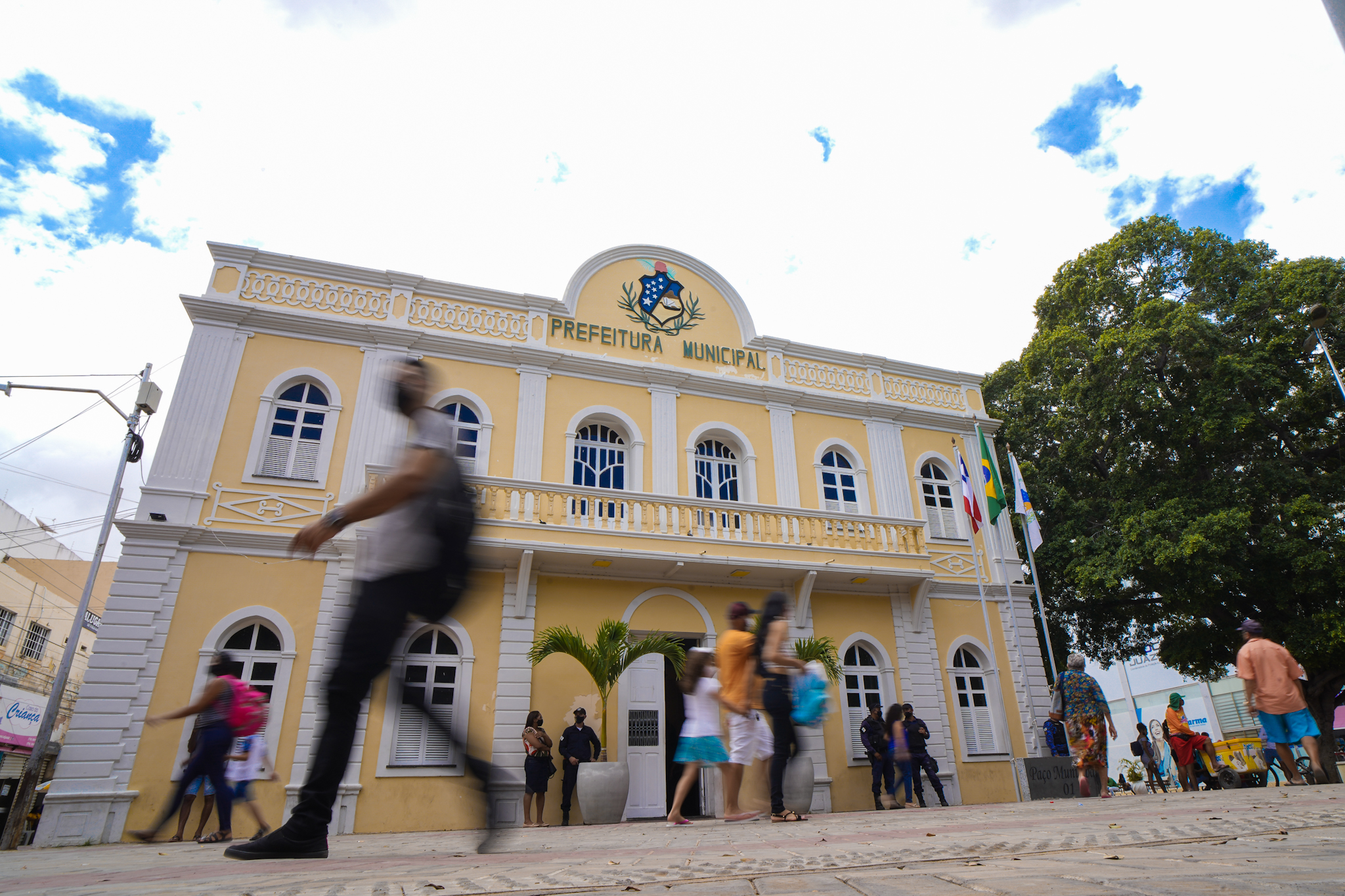 Juazeiro dá sinal verde para taxistas operarem com caminhonetes de cabine dupla