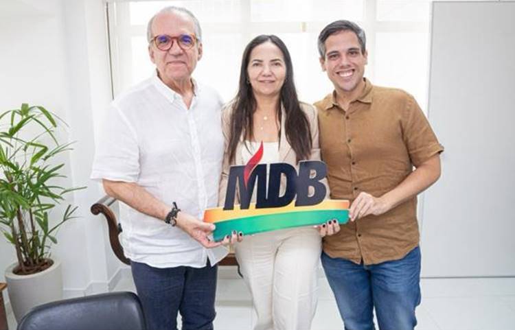 Prefeita de Dormentes, Josimara Cavalcanti filia-se ao MDB