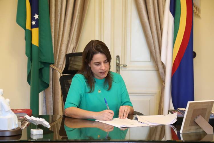 Raquel Lyra exonera secretário de Governo