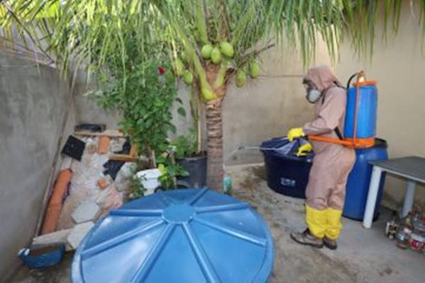 Governo baiano distribui bombas costais para combate ao Aedes no Interior