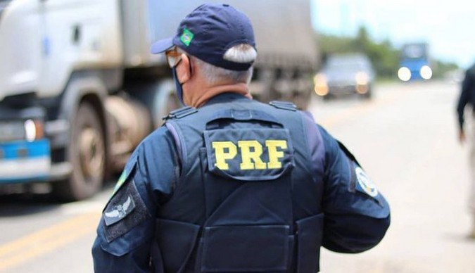 PRF apreende 16 toneladas de gesso sem nota fiscal em Serra Talhada (PE) — Blog Edenevaldo Alves