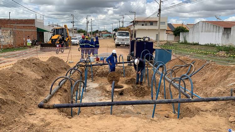 Iniciadas intervenções emergenciais na rede de saneamento do Dom Avelar