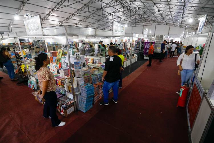 Em Caruaru, Raquel Lyra lança Circuito Literário de Pernambuco