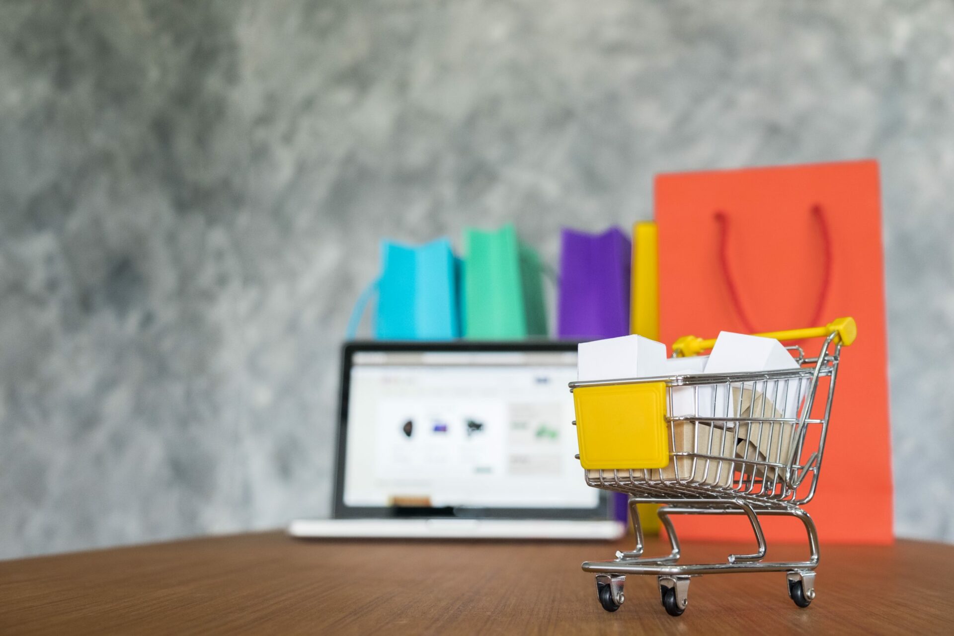 Esforços contra ciberataques na Black Friday e Natal já começaram