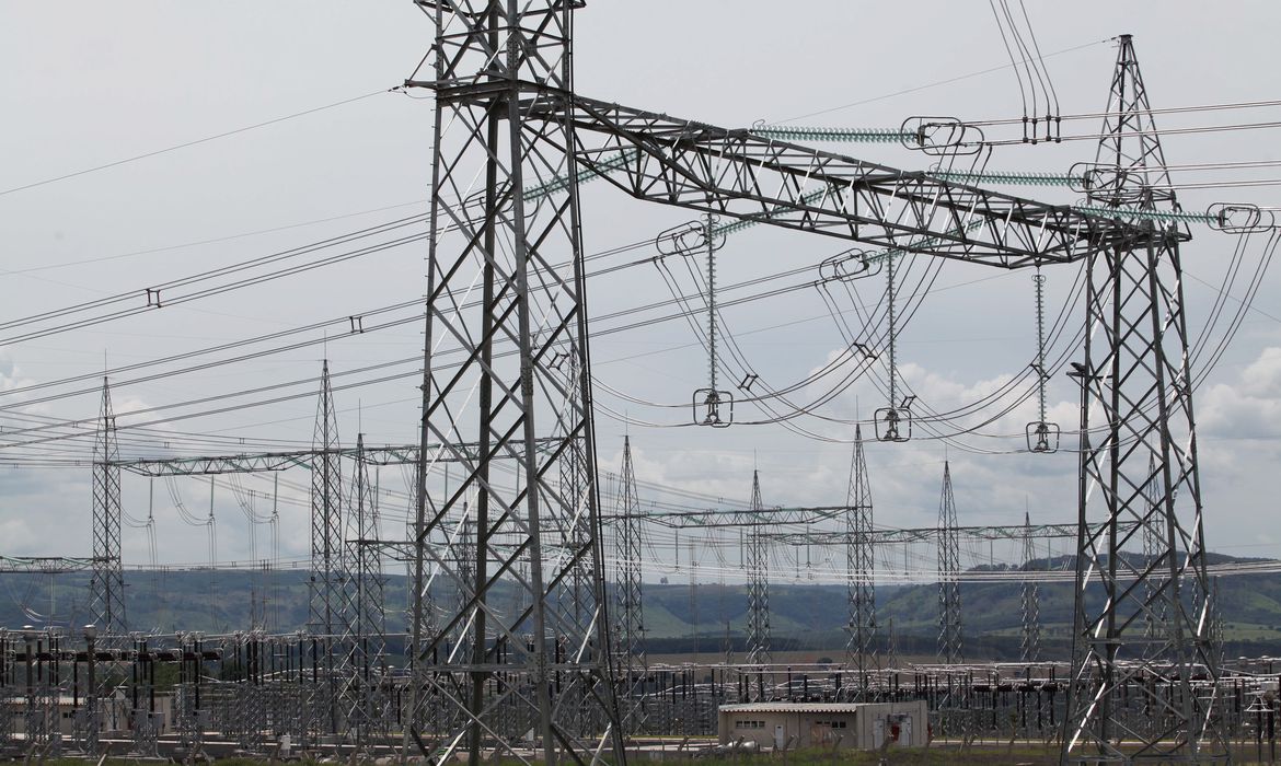 Bandeira vermelha volta a ser acionada e energia ficará mais cara em setembro