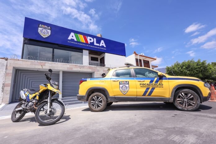 Prefeitura informa sobre período de renovação de alvarás de todas as categorias de transportes em Petrolina (PE)