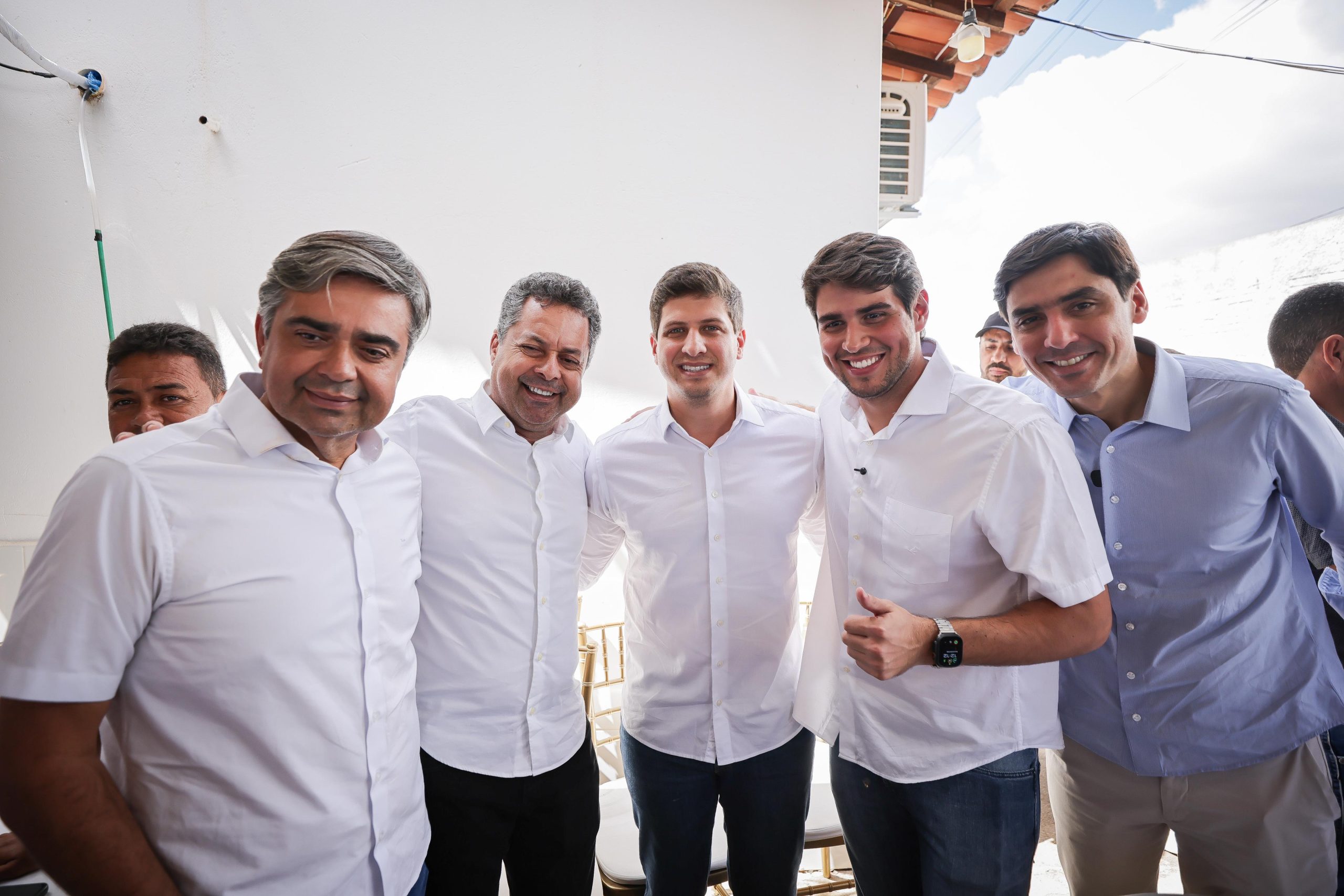 João Campos recebe título de cidadão de Petrolândia durante agenda no Sertão de Itaparica