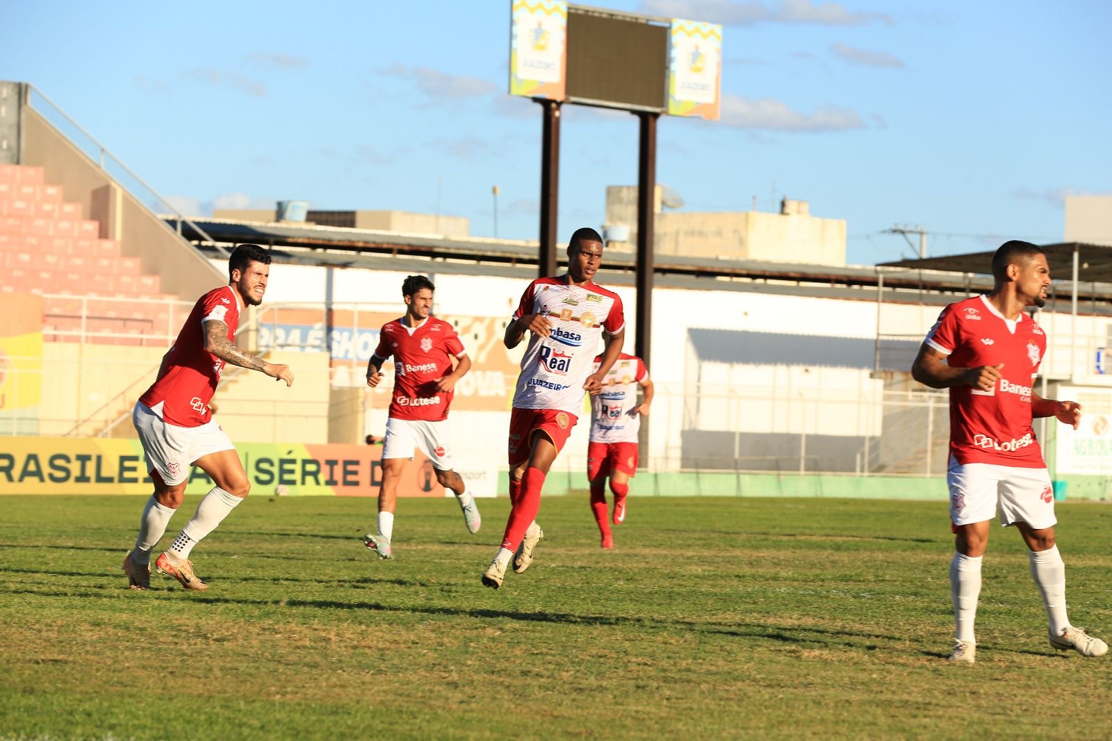 Juazeirense garante classificação na Série D em noite de festa