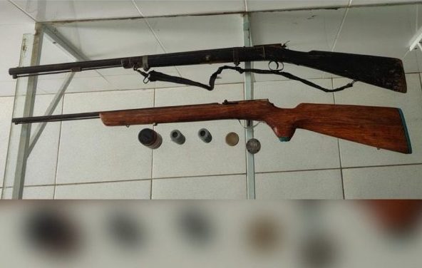 PM apreende duas armas de fogo na zona rural de Curaçá