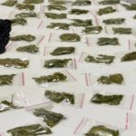 Suspeitos fogem e abandonam sacola com drogas no José e Maria