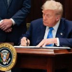 Trump assina decreto que oficializa tarifas de 50% ao Brasil