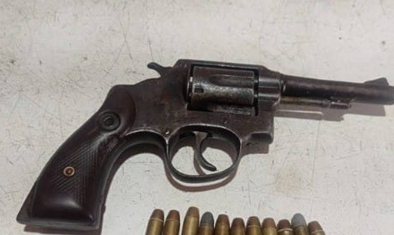 Homem é detido em flagrante com arma de fogo em Chorrochó