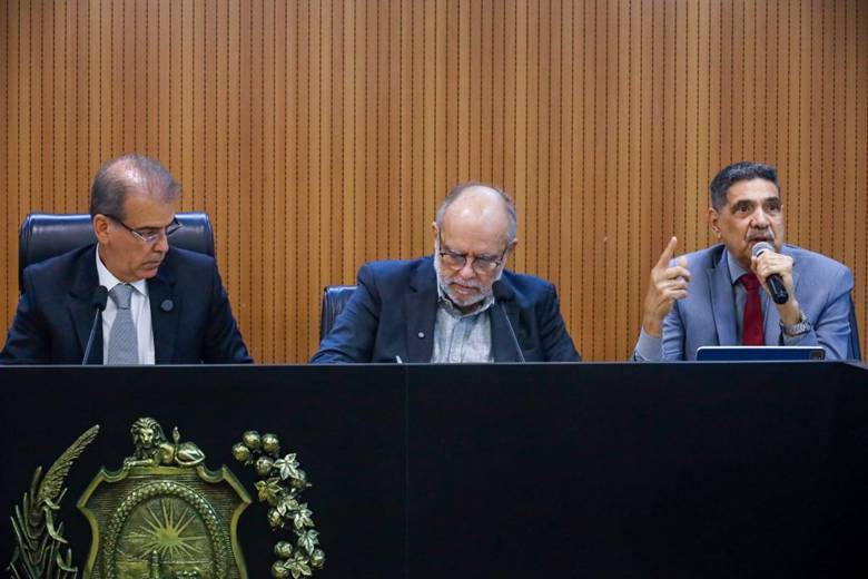 Comissão de Justiça da Alepe rejeita propostas contra direitos de minorias
