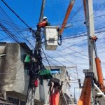 Mesmo anunciando desligamento de energia em cinco bairros de Petrolina (PE), Neoenergia diz que fez serviço sem precisar suspendê-la
