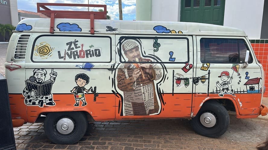 Festival ‘Juá Literária’ celebra leitura infantil com Busarte e Kombi do Zé Livrório