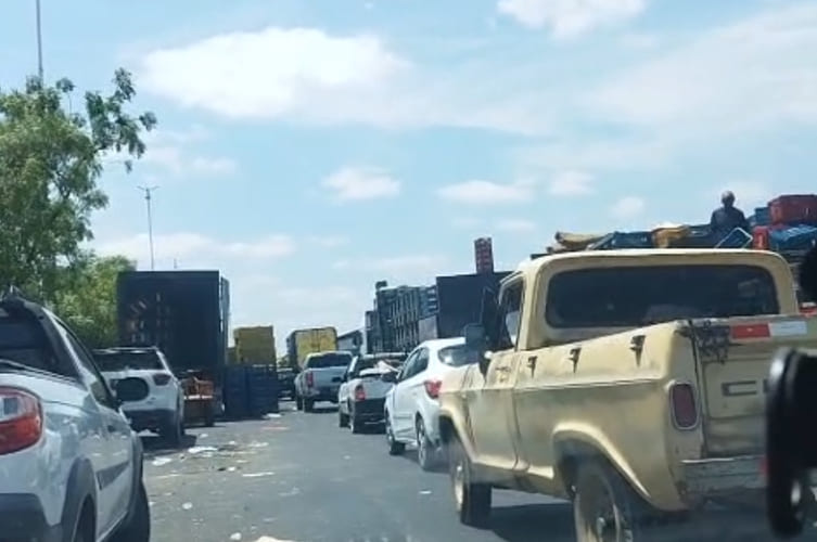 Motoristas relatam de transtornos no trânsito no entorno do Mercado do Produtor; AMTT responde