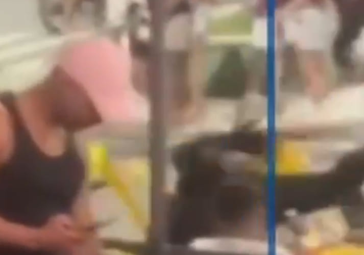 Motociclista atropela garçonete em bar na área central de Jacobina