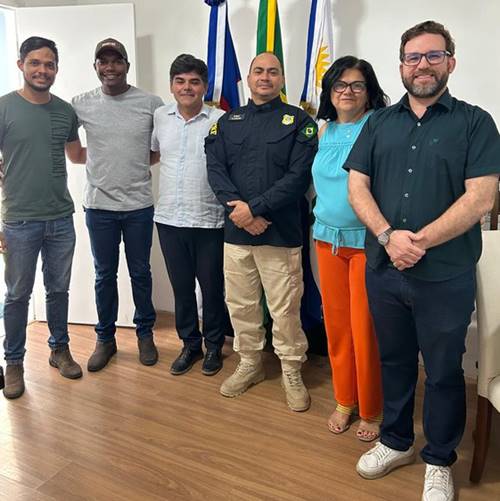 PRF e Prefeitura de Belém do SF discutem parcerias para recolher animais soltos