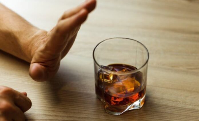 Saúde confirma 58 casos de intoxicação por metanol após consumo de bebidas alcoólicas