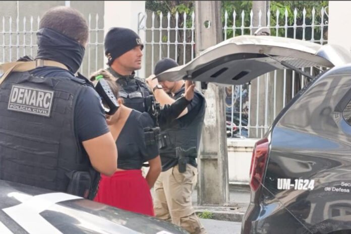 Pernambuco: Beneficiárias de programas sociais são presas; mulheres forneciam dados para traficantes