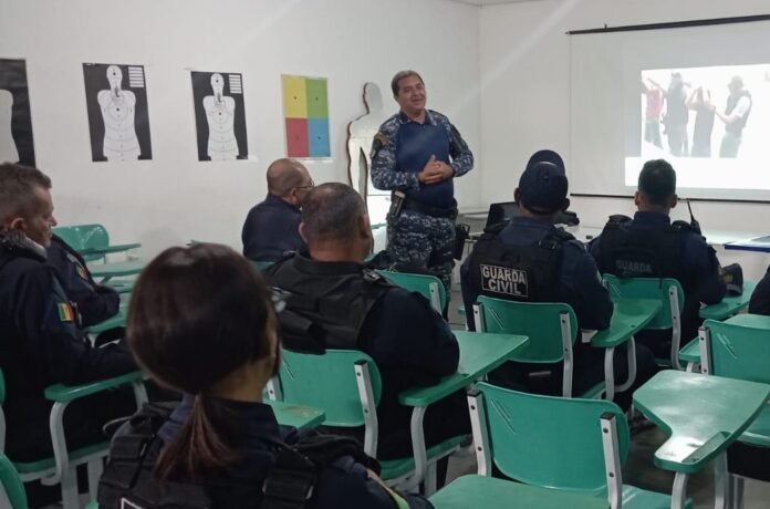Guarda Civil de Petrolina (PE) conclui curso que aprimora técnicas de abordagem nas ruas