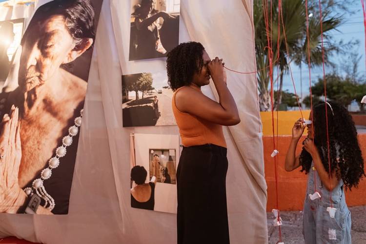 Exposição fotográfica sobre tradição das rezadeiras chegará a Petrolina amanhã