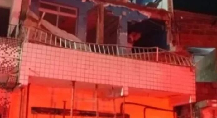 Laje desaba em Salvador (BA) e mata três pessoas, incluindo um padre