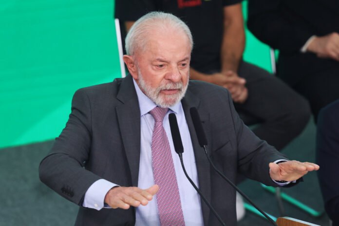 “Houve uma matança”, diz Lula sobre megaoperação contra Comando Vermelho com 121 mortos no Rio “Houve uma matança”, diz Lula sobre megaoperação contra Comando Vermelho com 121 mortos no Rio