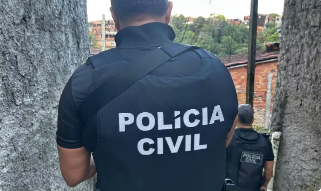 Homem é preso após invadir casa e estuprar vizinha em Paulo Afonso (BA) Homem é preso após invadir casa e estuprar vizinha em Paulo Afonso (BA)