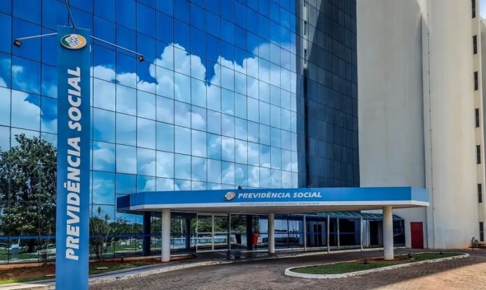 Governo devolve R$ 2,8 bilhões a aposentados com descontos indevidos