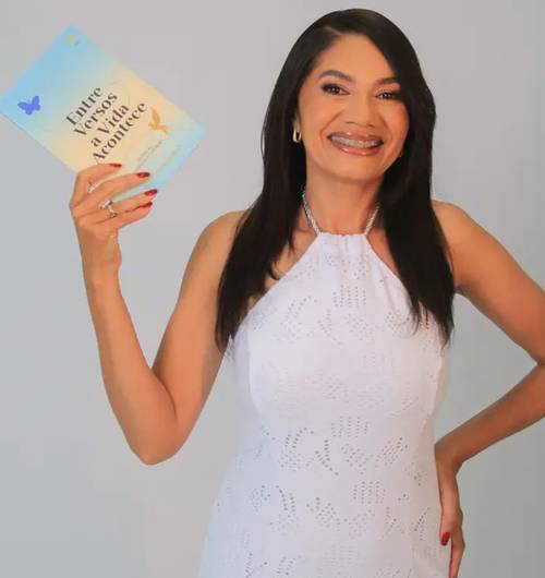 Escritora cabroboense lançará livro de estreia em sua terra-natal