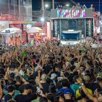 Multidão no Circuito Ivete Sangalo, diversidade musical na Orla 2: Carnaval começa com tudo