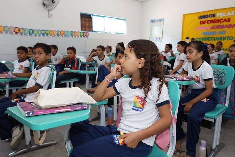 Petrolina inicia efetivação de matrículas para alunos contemplados em 1ª chamada