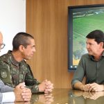 Simão Durando recebe novo comandante do Exército na região