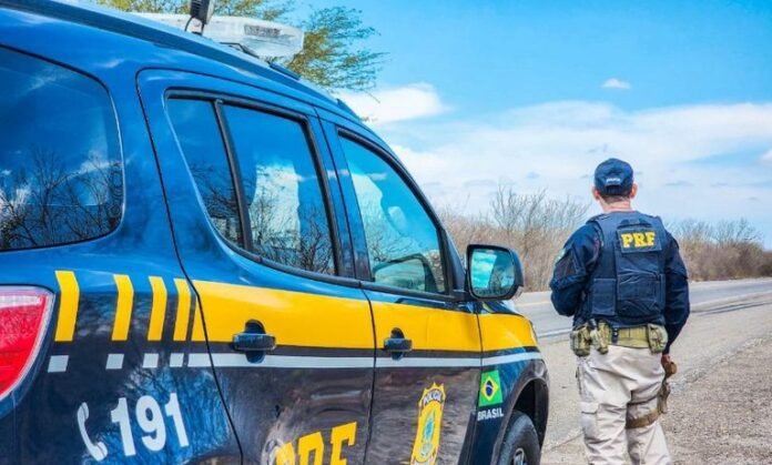 Após cerca de 4 Km de fuga, condutor perde o controle de moto e é autuado pela PRF em Ouricuri (PE)