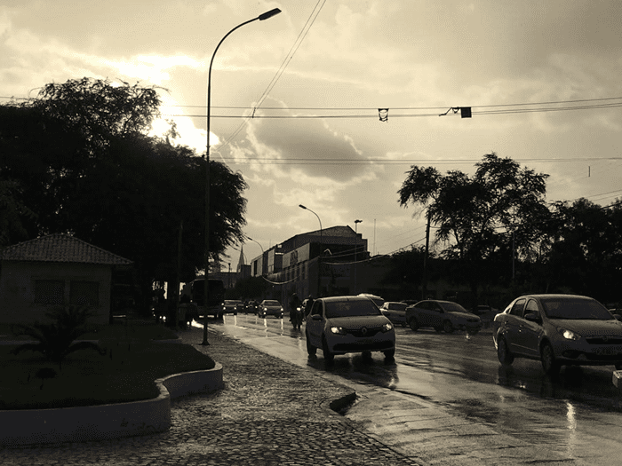 Dia será de céu nublado e possibilidade de chuva fraca em Petrolina