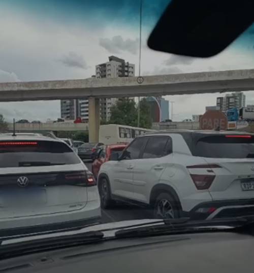 Engarrafamento no final da tarde inferniza vida de condutores na ponte Engarrafamento no final da tarde inferniza vida de condutores na ponte