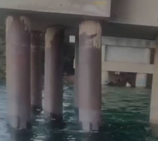 Alerta: Pilastra da ponte perto da Ilha do Fogo estaria causando choque elétrico Alerta: Pilastra da ponte perto da Ilha do Fogo estaria causando choque elétrico