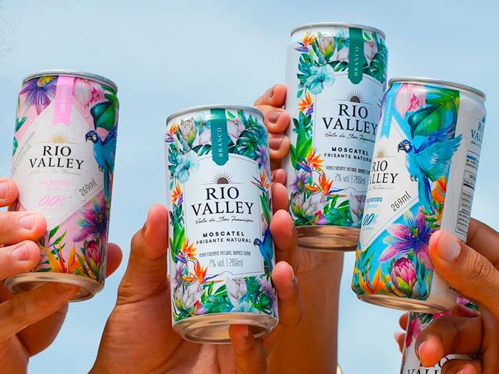 Vinho em lata ganha espaço nos carnavais do Nordeste