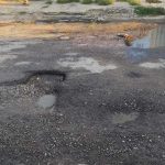 Calçamento danificado causa transtornos a moradores do Jardim Amazonas